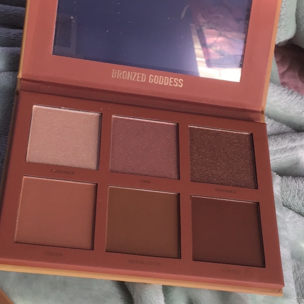 BNIB kara beauty bronzed goddess contour